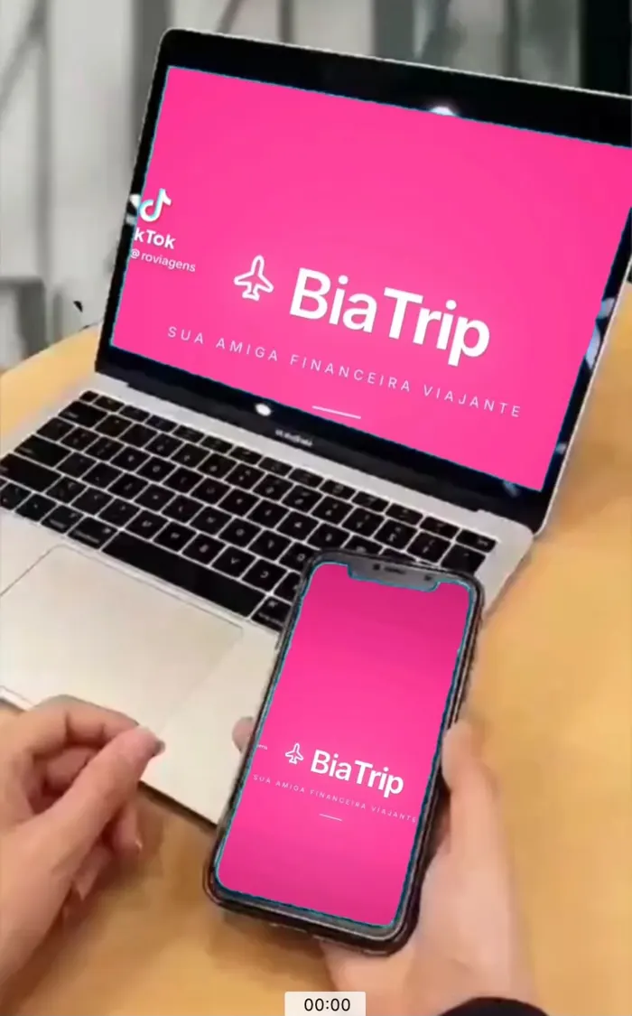 Aplicativo Bia Trip aberto no notebook e no celular